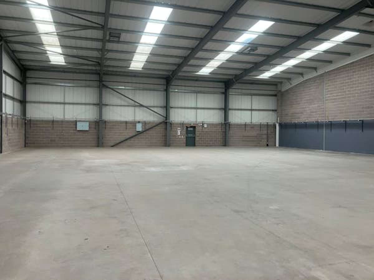 Industrial Unit in Worcester - photo 2
