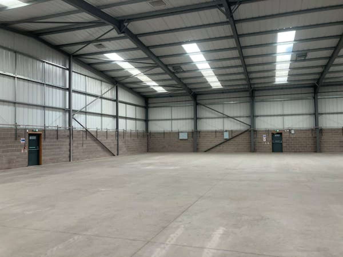 Industrial Unit in Worcester - photo 3
