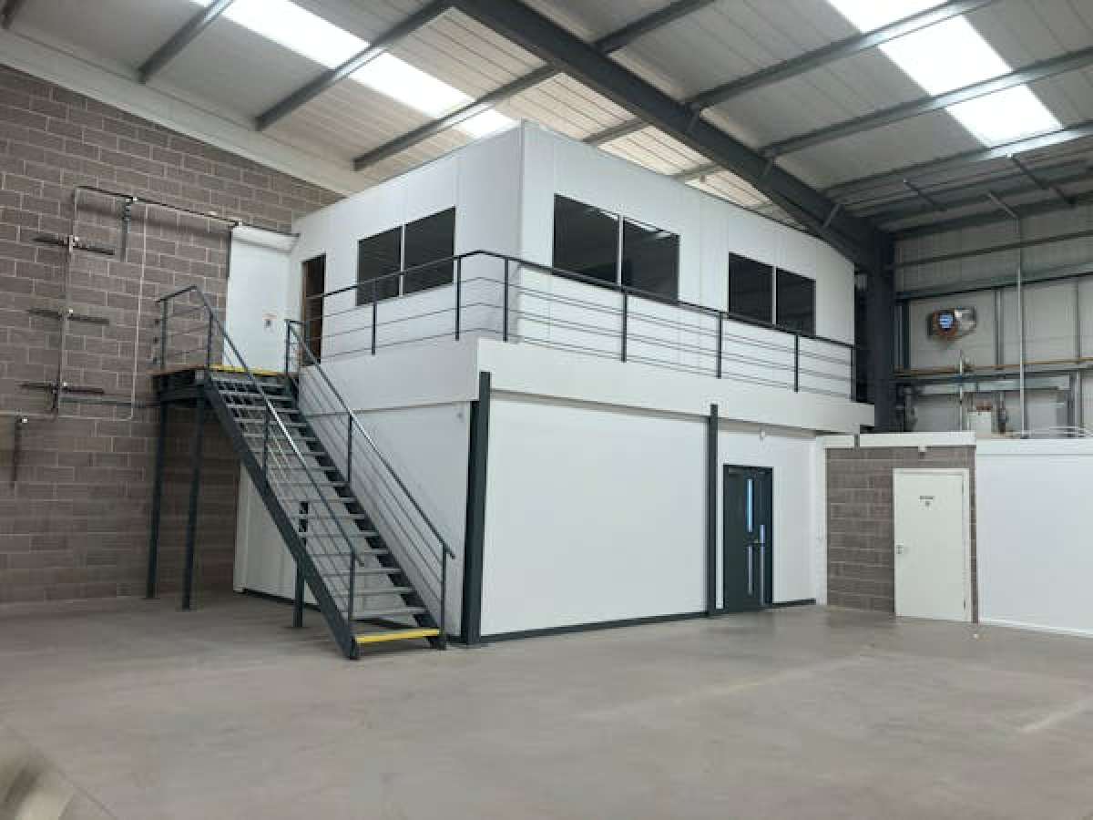 Industrial Unit in Worcester - photo 4