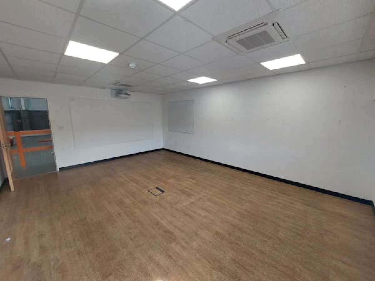 Industrial Unit in Tamworth - photo 4