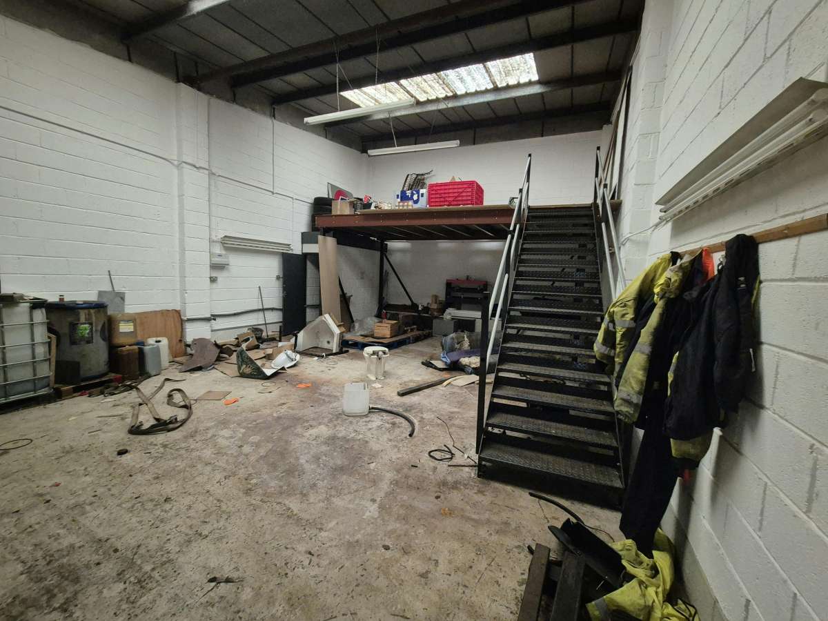 Industrial Unit in Hythe - photo 3