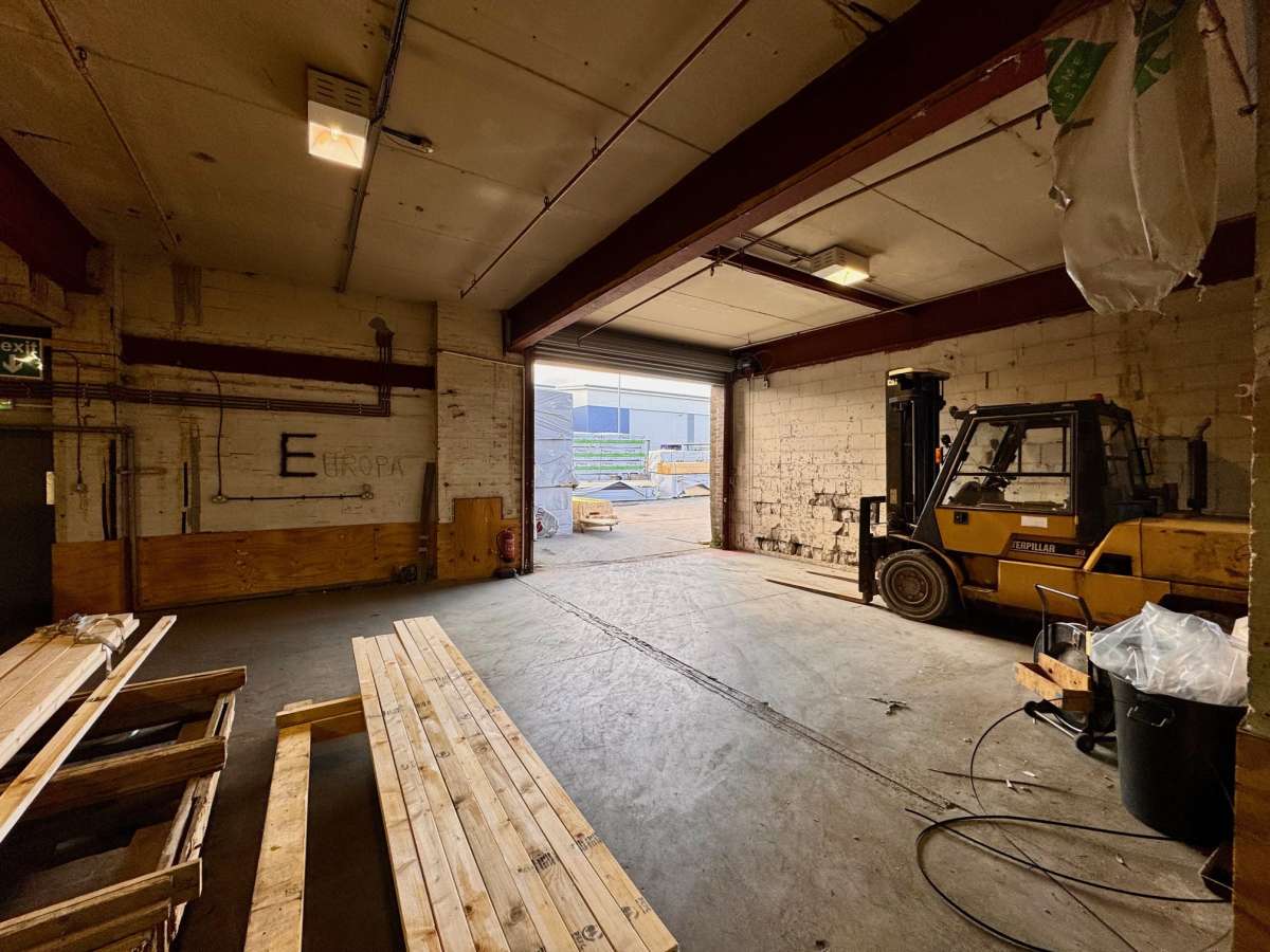 Industrial Unit in Leicester - photo 2