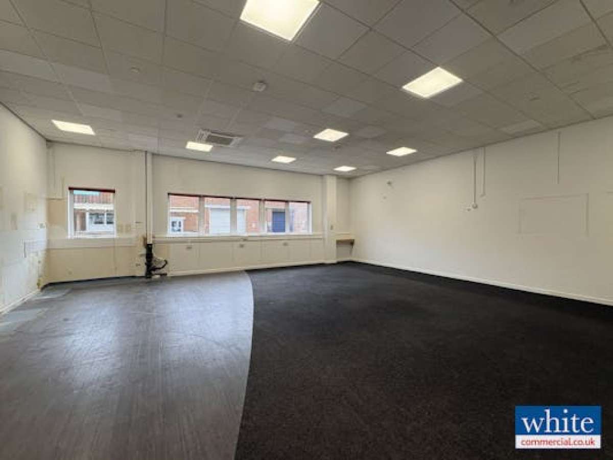 Industrial Unit in Banbury - photo 2