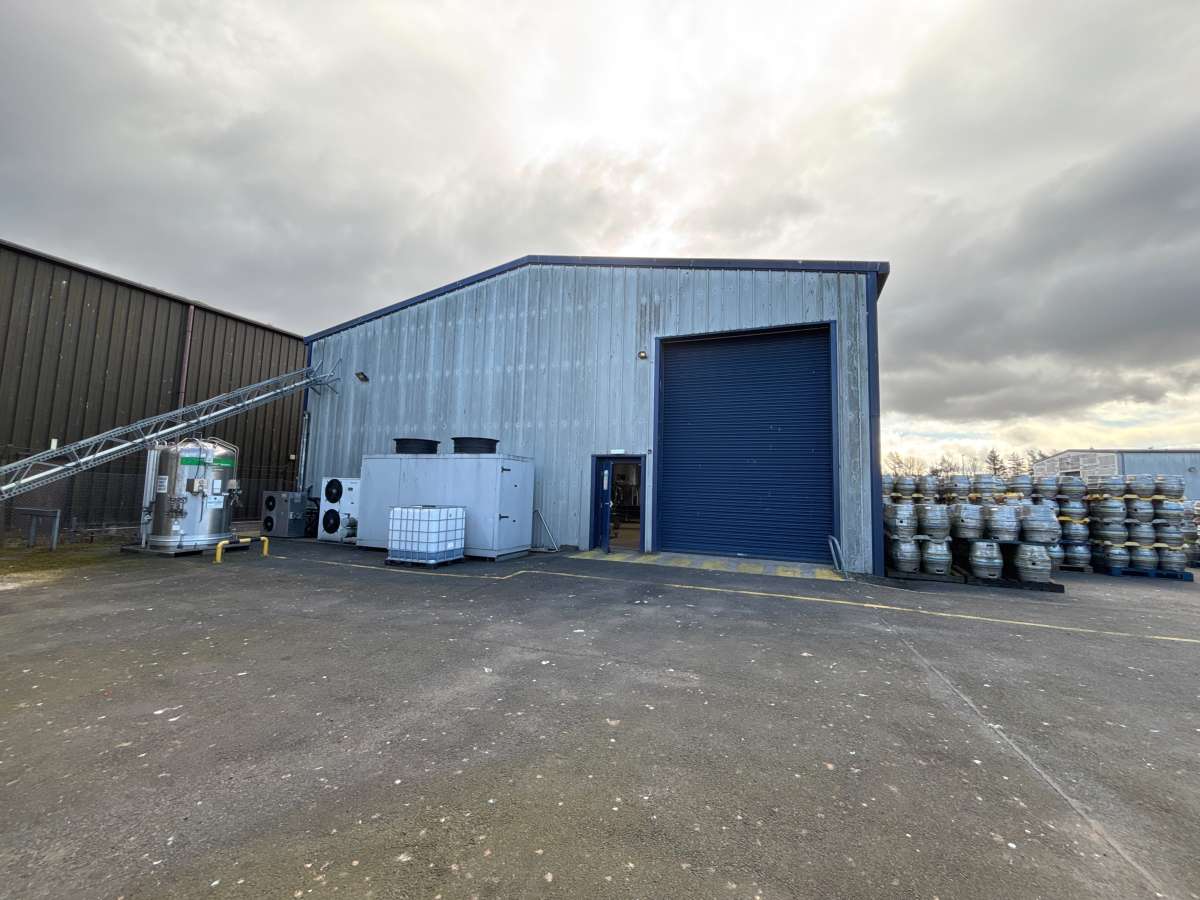 Industrial Unit in Inveralmond Industrial Estate - photo 2