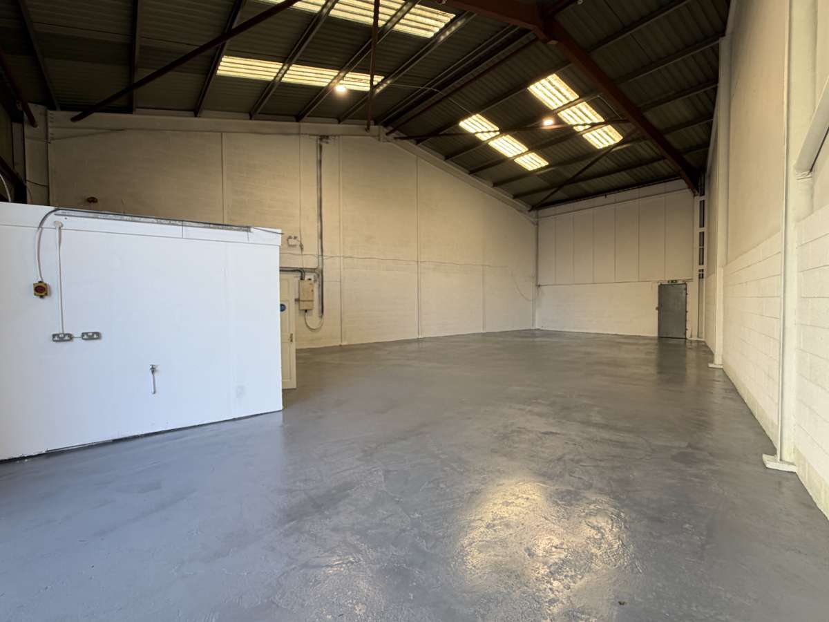 Industrial Unit in Manchester - photo 3