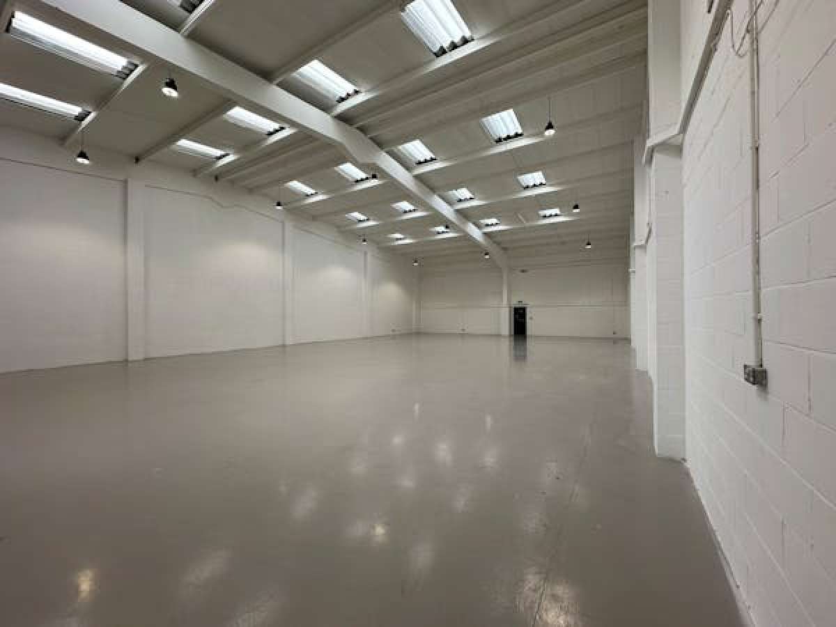 Industrial Unit in Tewkesbury - photo 4