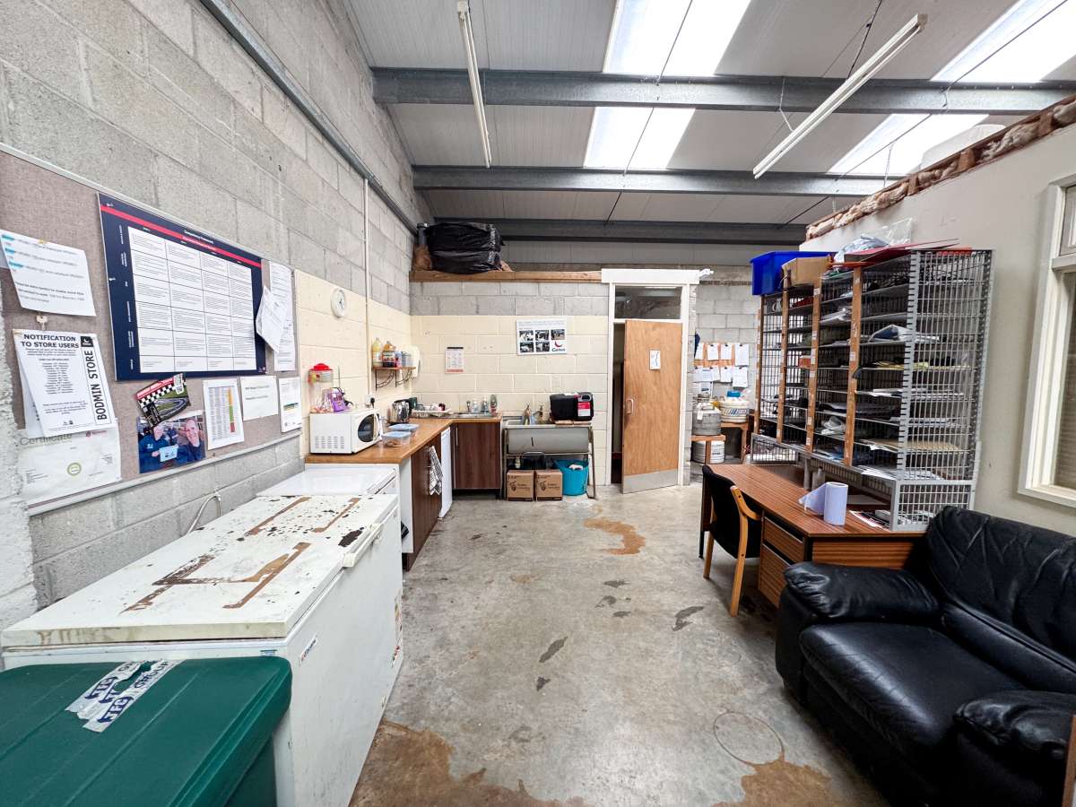 Industrial Unit in Bodmin - photo 3