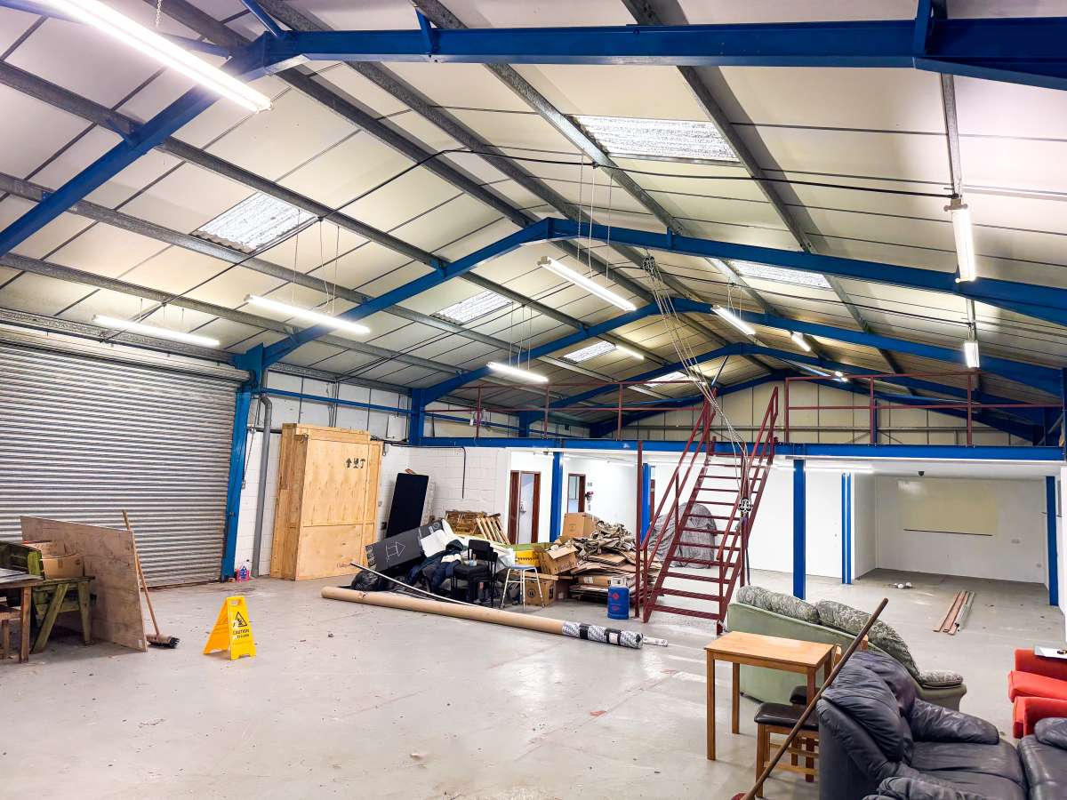 Industrial Unit in Mawgan - photo 2