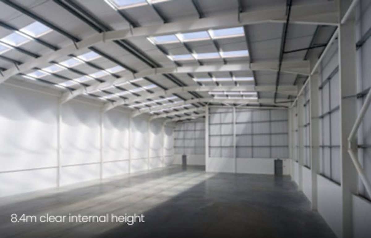 Industrial Unit in Enfield - photo 3