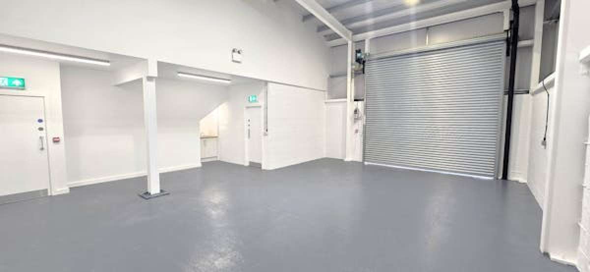 Industrial Unit in Rainham - photo 3