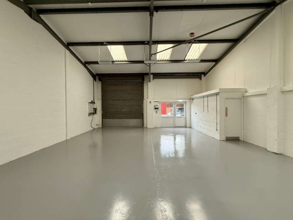 Industrial Unit in Bournemouth - photo 2