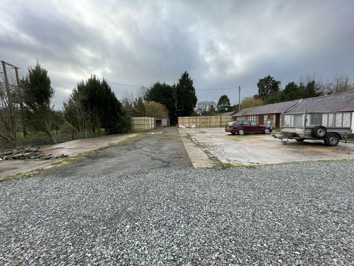 Industrial Unit in Walton - photo 2