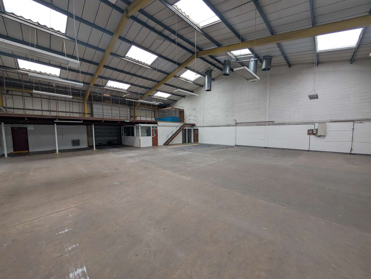 Industrial Unit in Bognor Regis - photo 3
