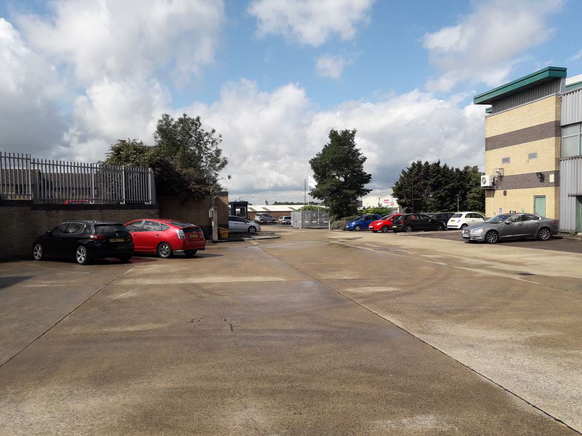 Industrial Unit To Let, London