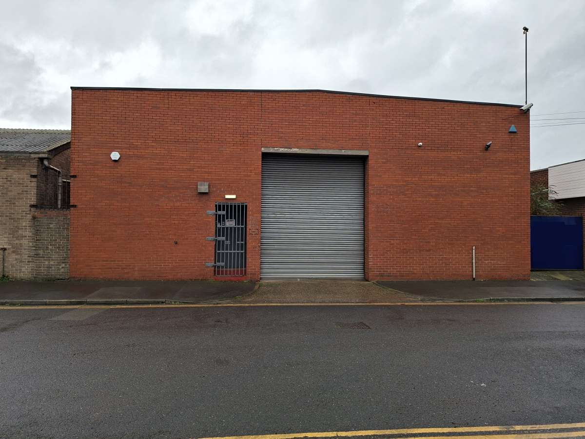 Industrial Unit in Sheffield - photo 3