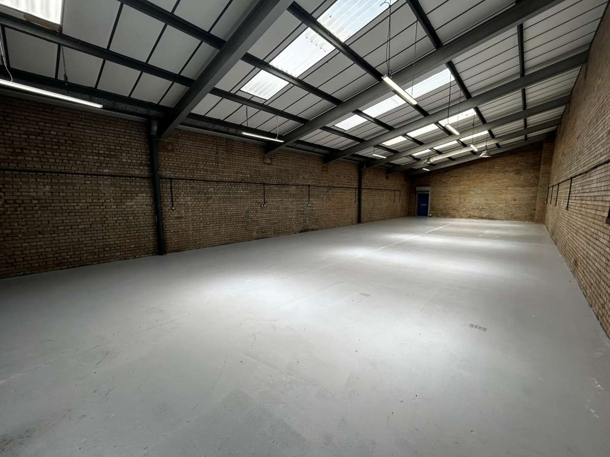 Industrial Unit in Halesowen - photo 2