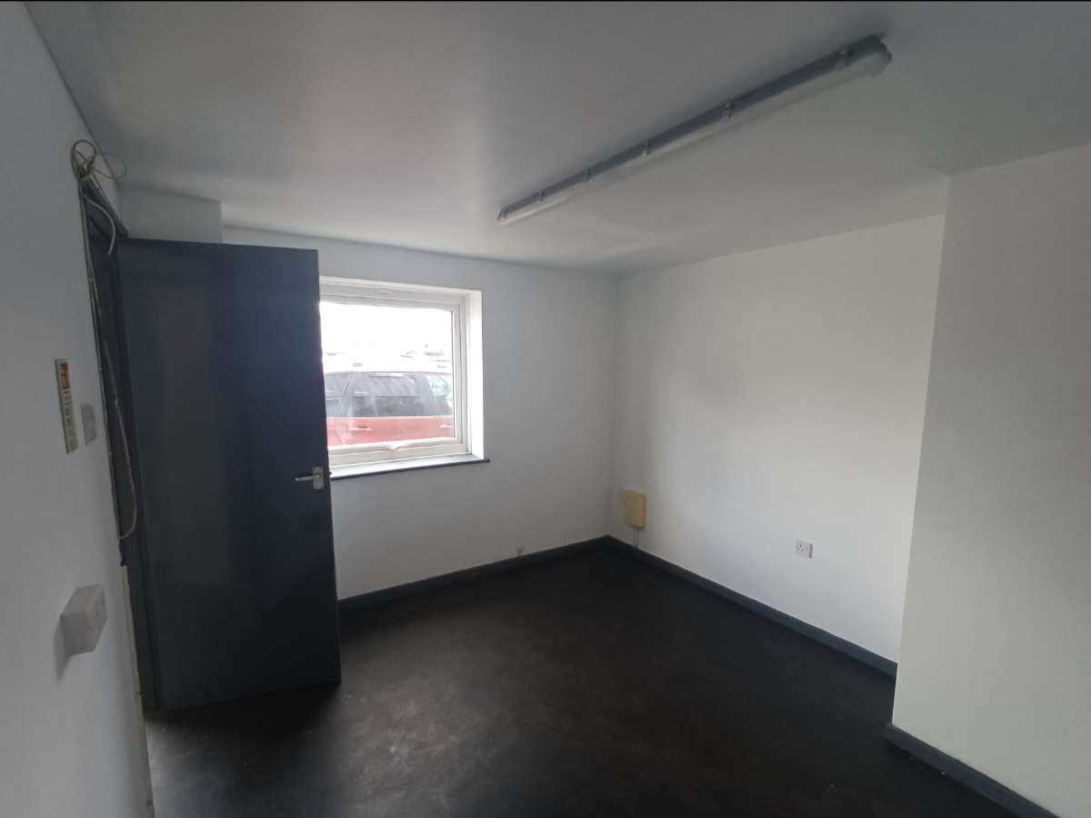 Industrial Unit in Treliske - photo 4