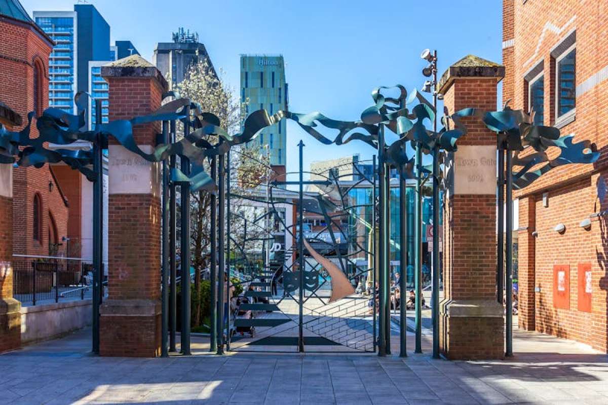 Industrial Unit in Woking - photo 4