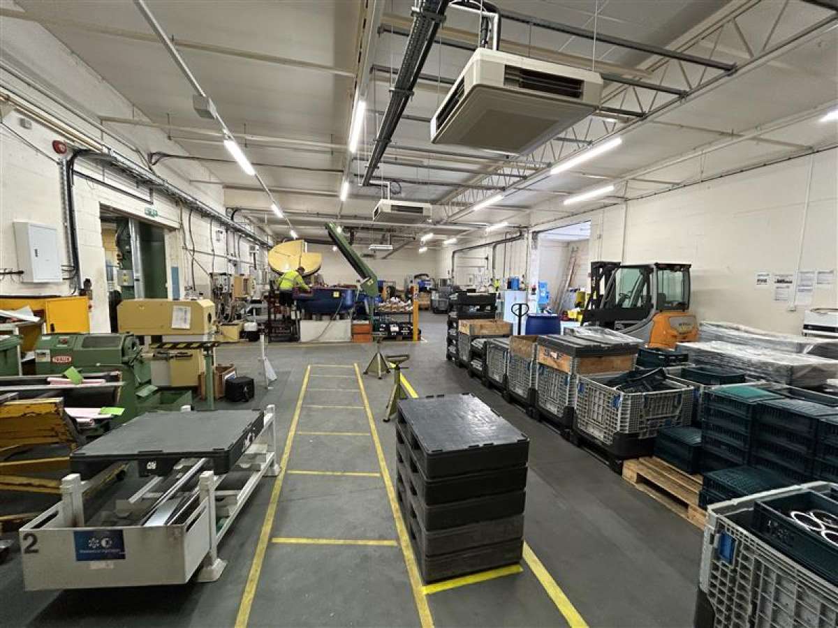 Industrial Unit in Plymouth - photo 3