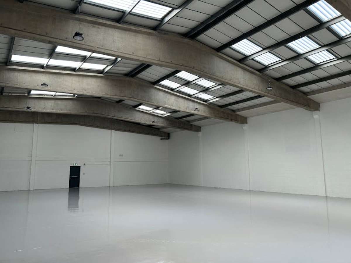 Industrial Unit in Bournemouth - photo 3
