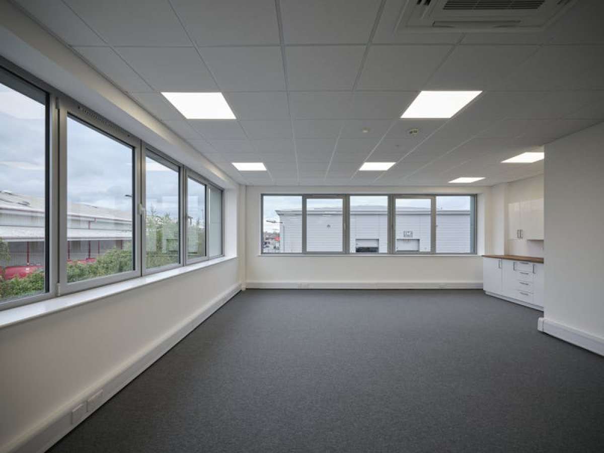 Industrial Unit in Uxbridge - photo 3