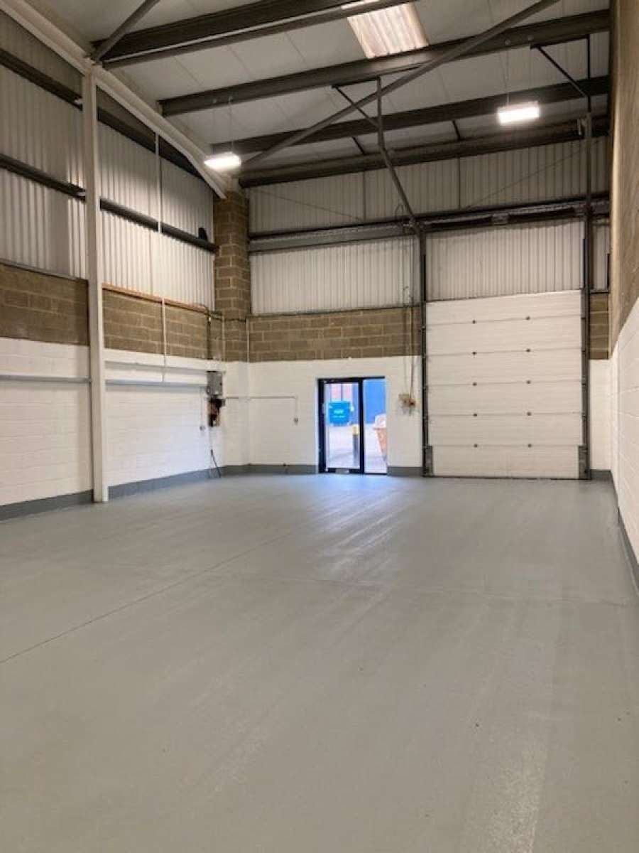 Industrial Unit in Camberley - photo 3