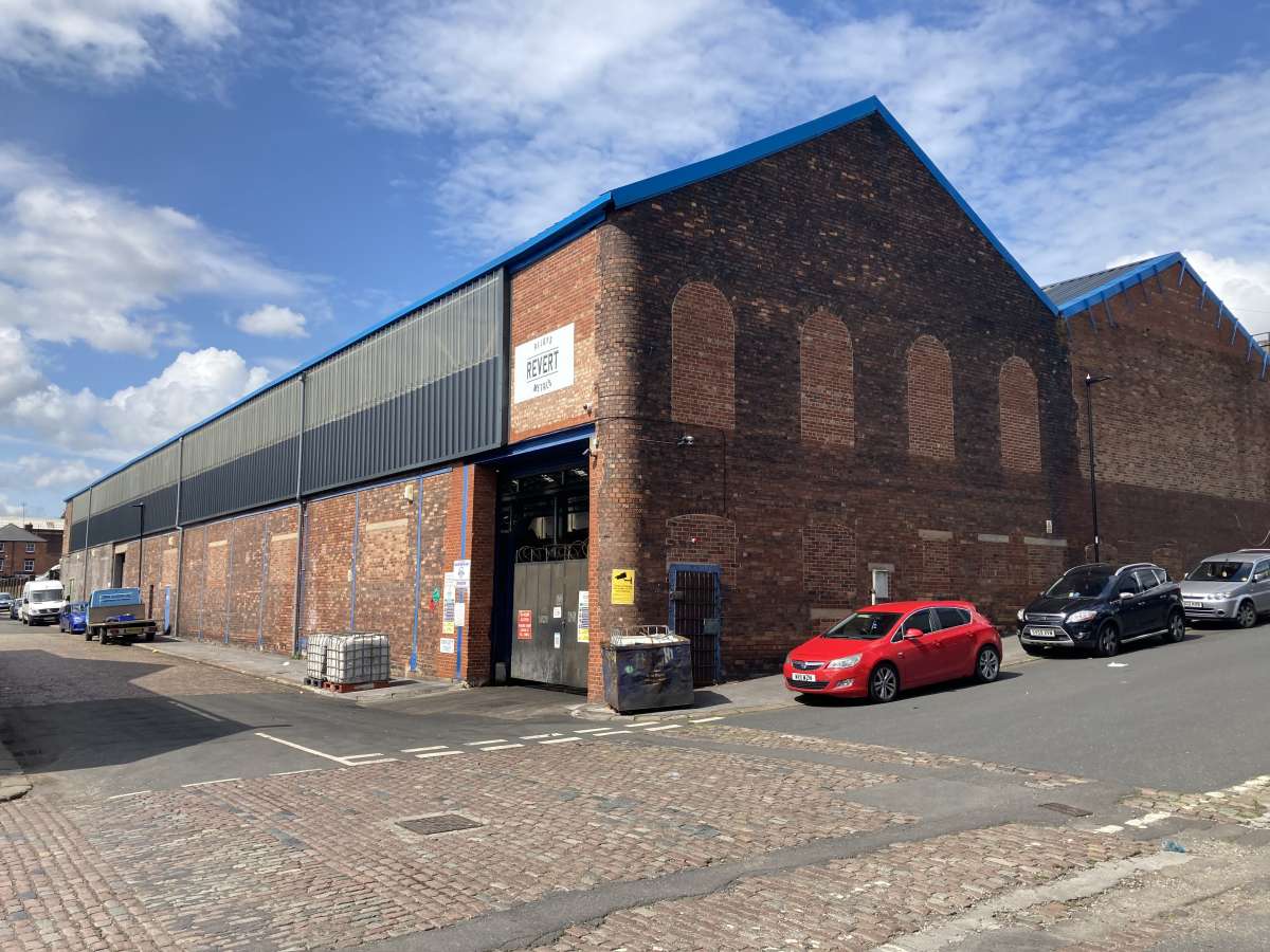 Industrial Unit in Sheffield - photo 4