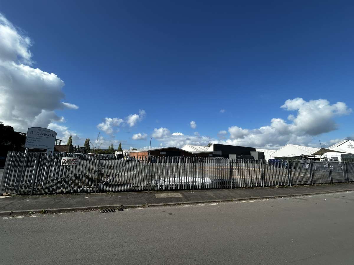 Industrial Unit in Exeter - photo 2