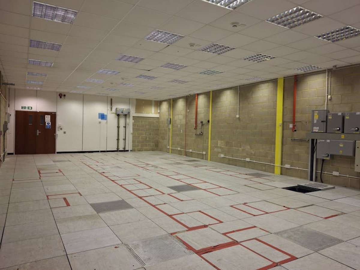 Industrial Unit in Bracknell - photo 4