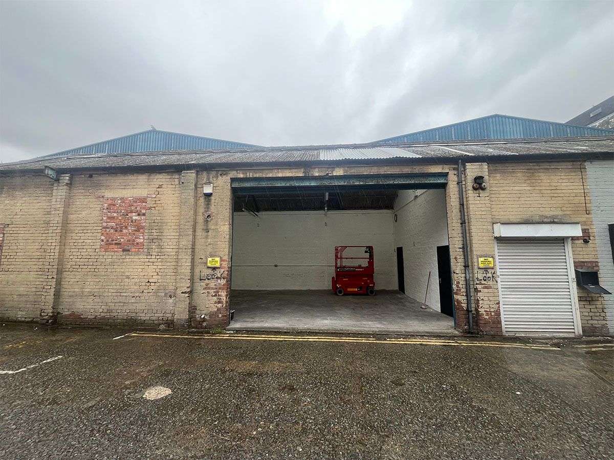 Industrial Unit in Liverpool - photo 2