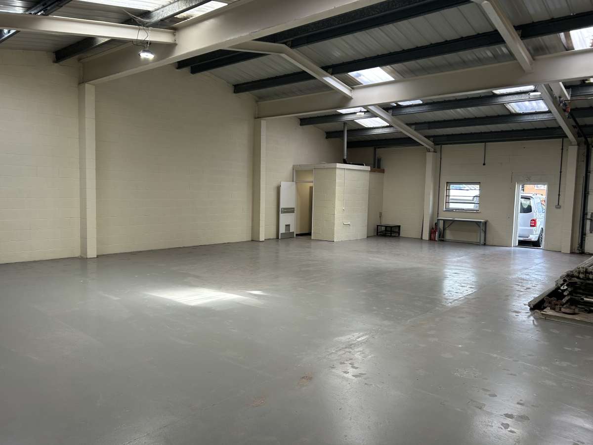 Industrial Unit in Plymouth - photo 2