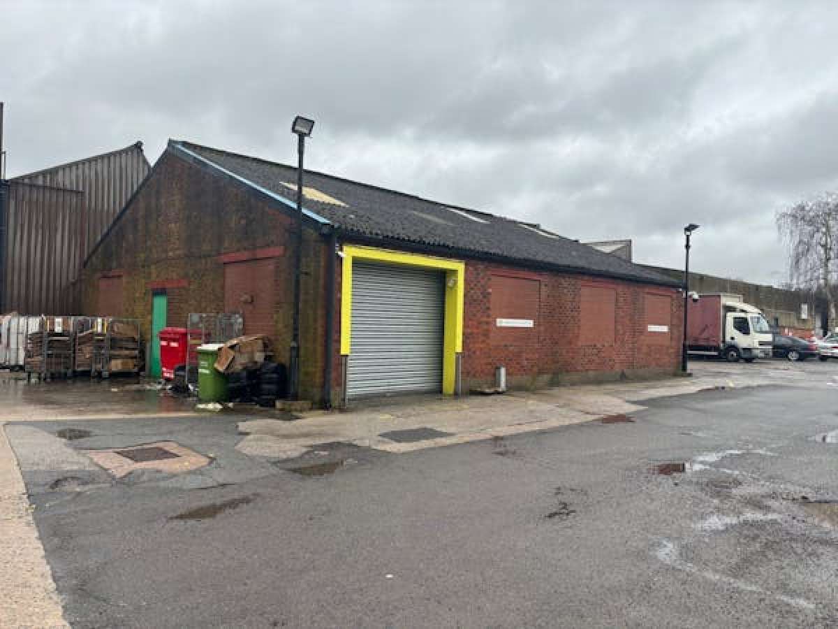 Industrial Unit in Manchester - photo 3