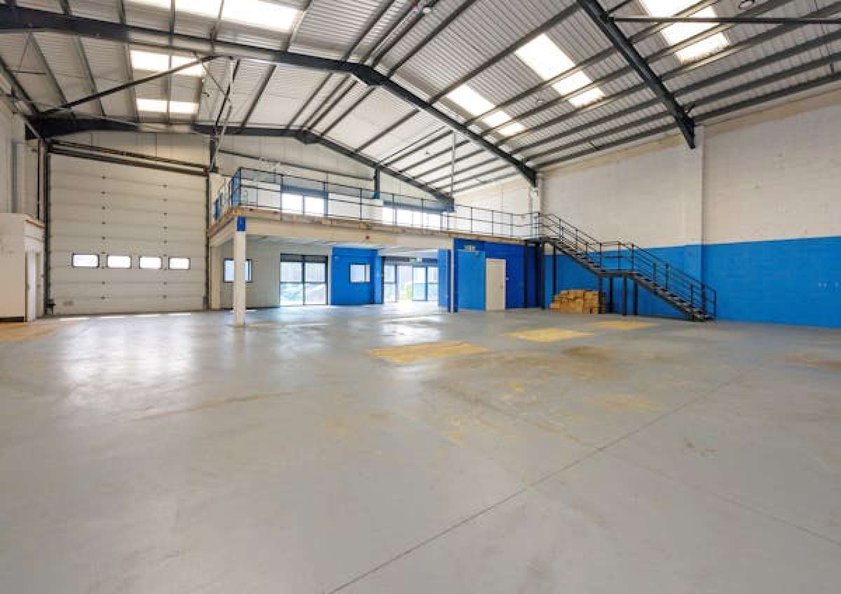 Industrial Unit in Brierley Hill - photo 2