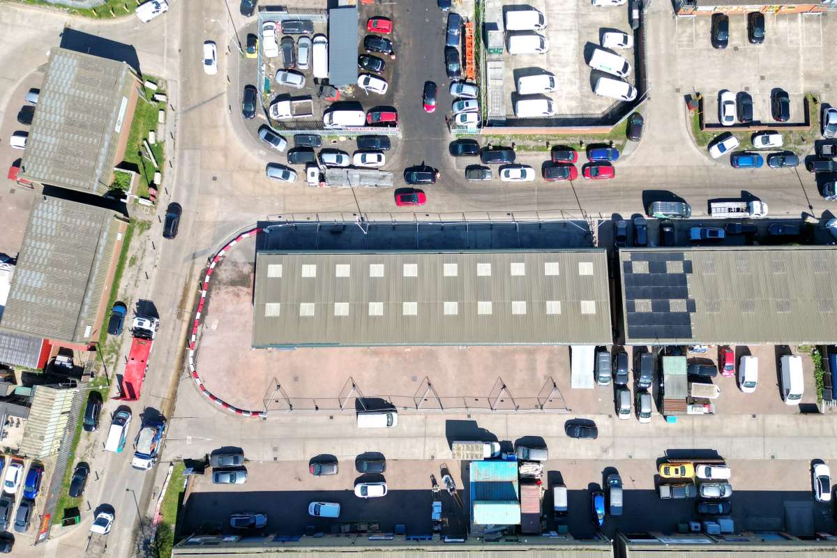 Industrial Unit in South Ockendon - photo 2