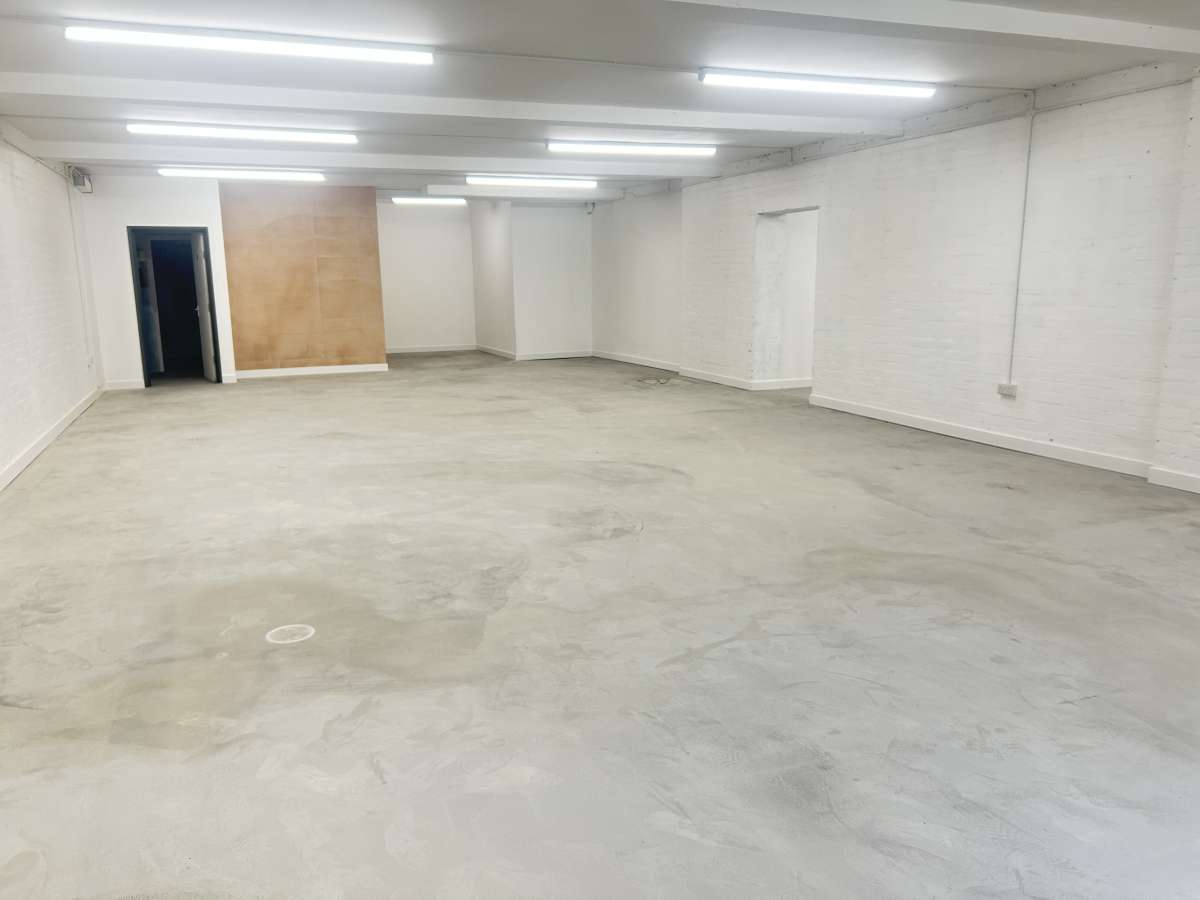 Industrial Unit in Tewkesbury - photo 3