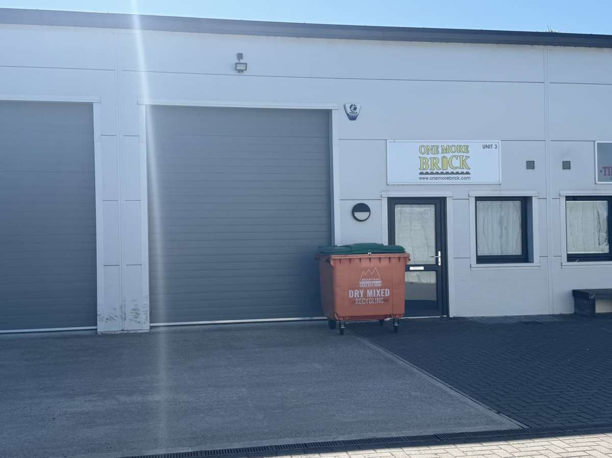 Industrial Unit in Peterborough - photo 2