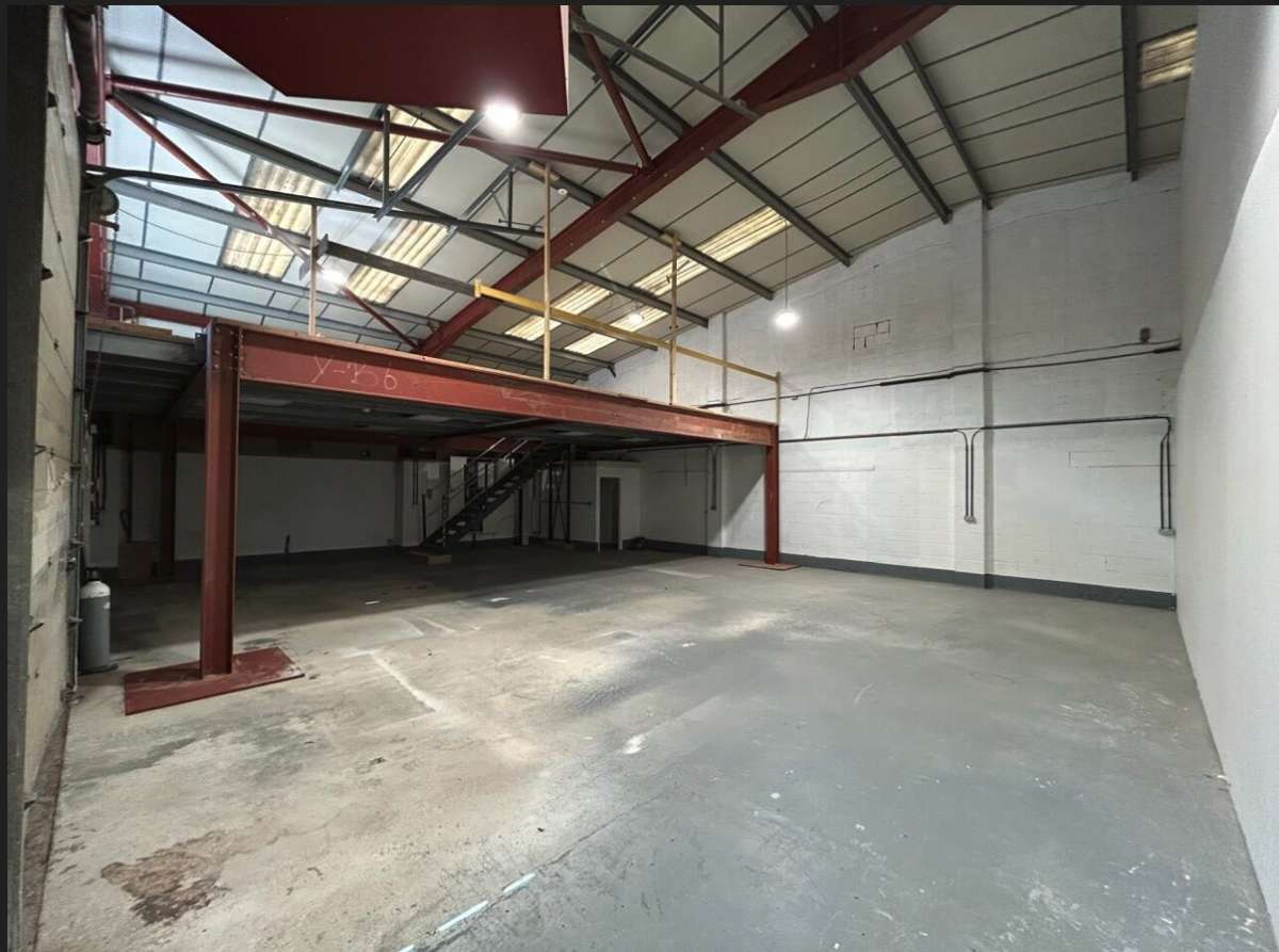 Industrial Unit in Shefford - photo 2
