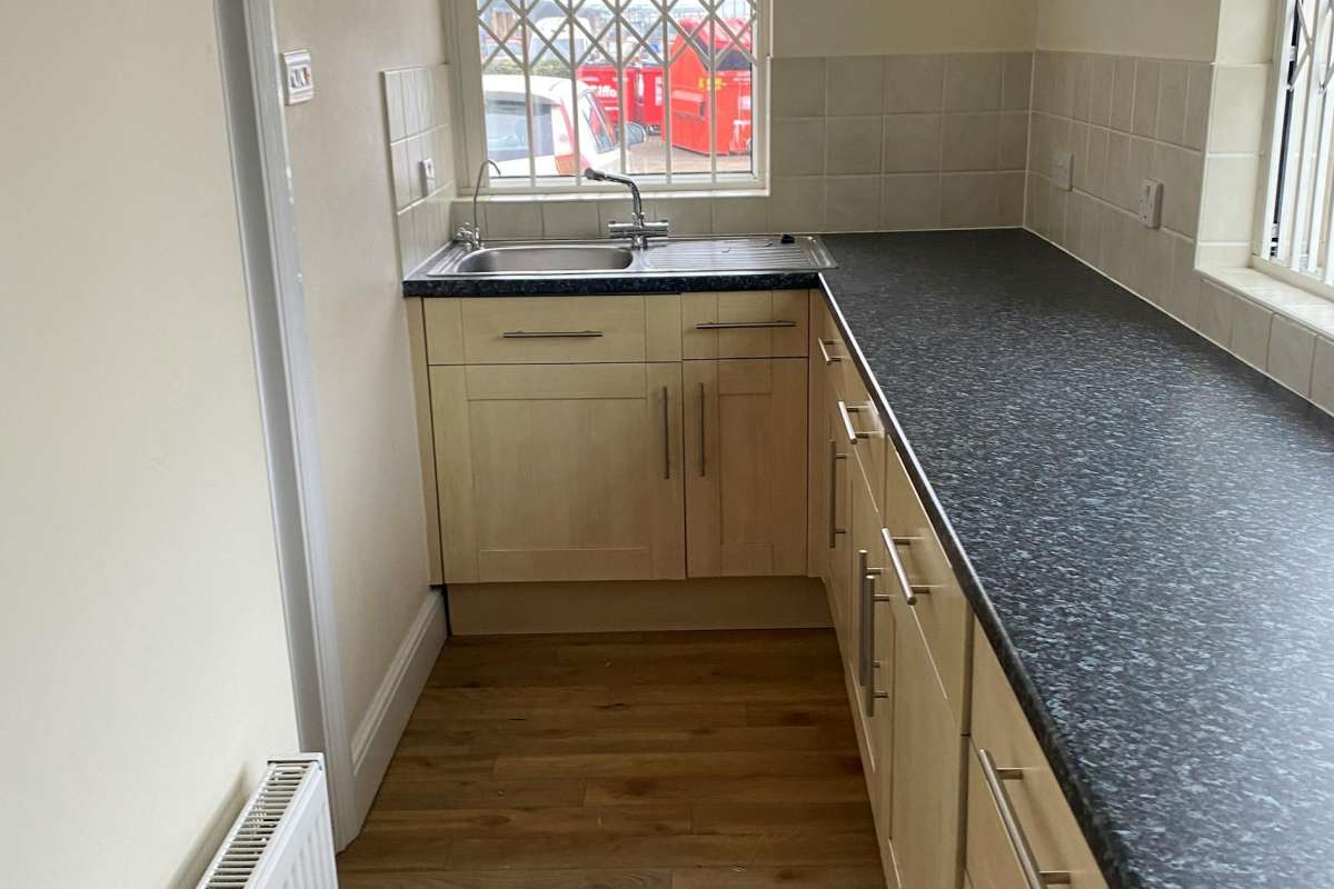 Industrial Unit in Erith - photo 3
