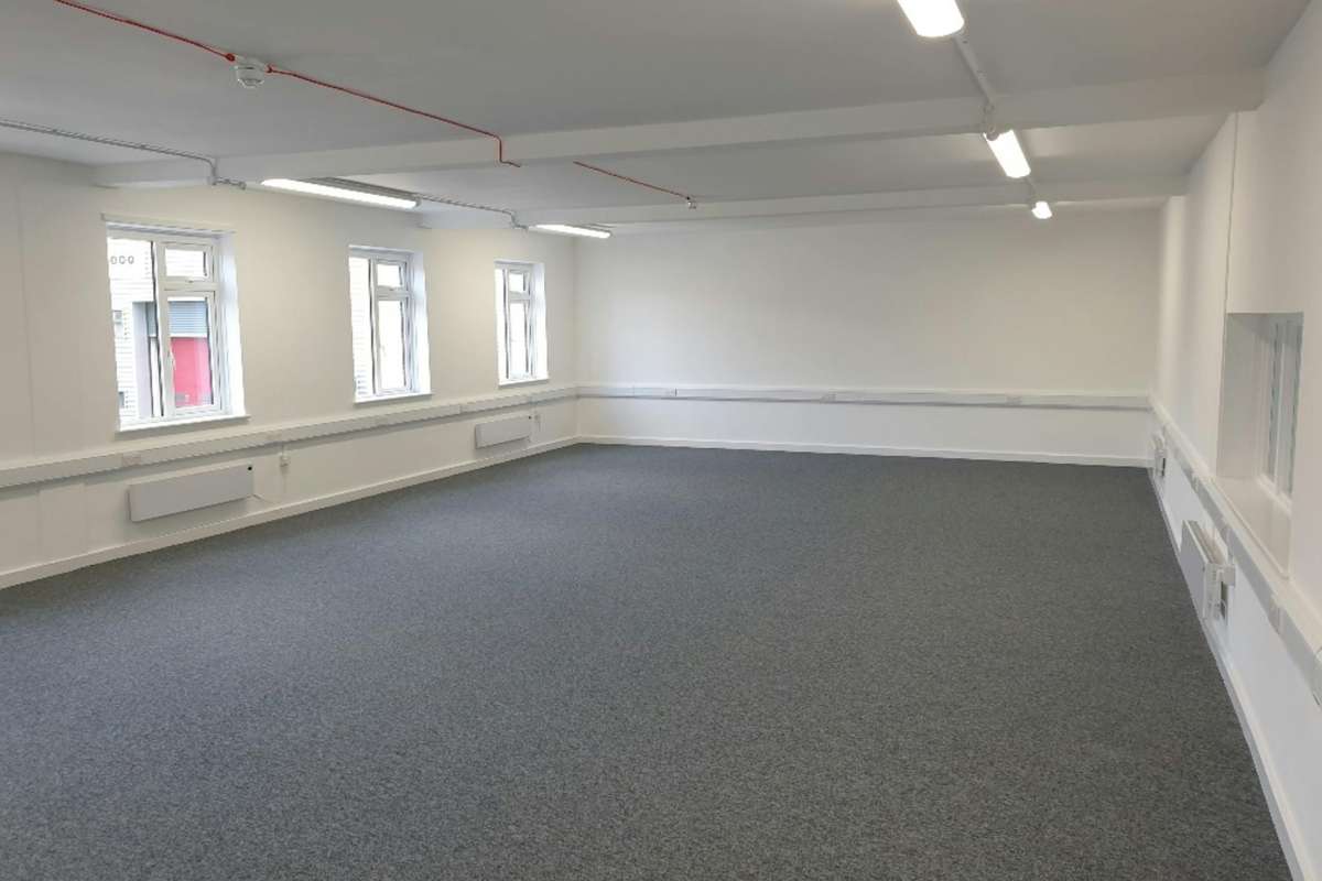 Industrial Unit in London - photo 4
