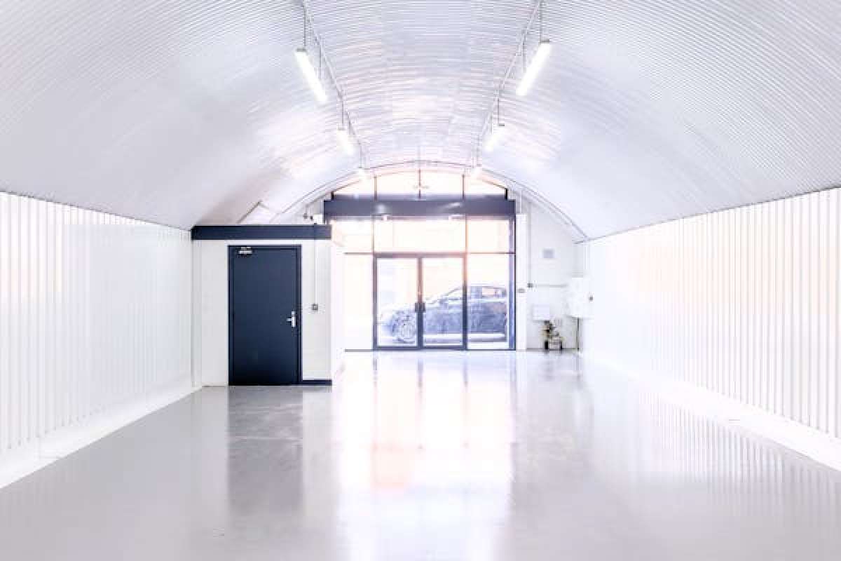 Industrial Unit in London - photo 2