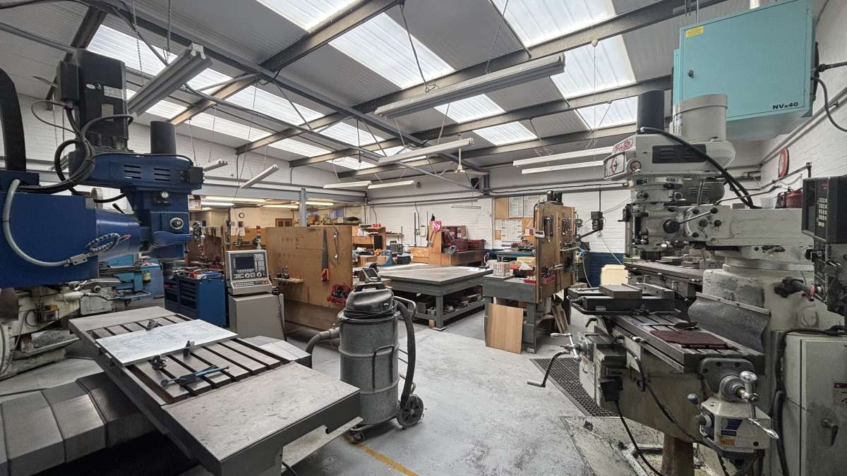 Industrial Unit in Warwick - photo 4