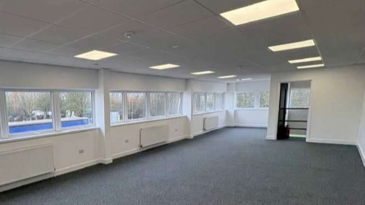 Industrial Unit in Southampton - photo 3