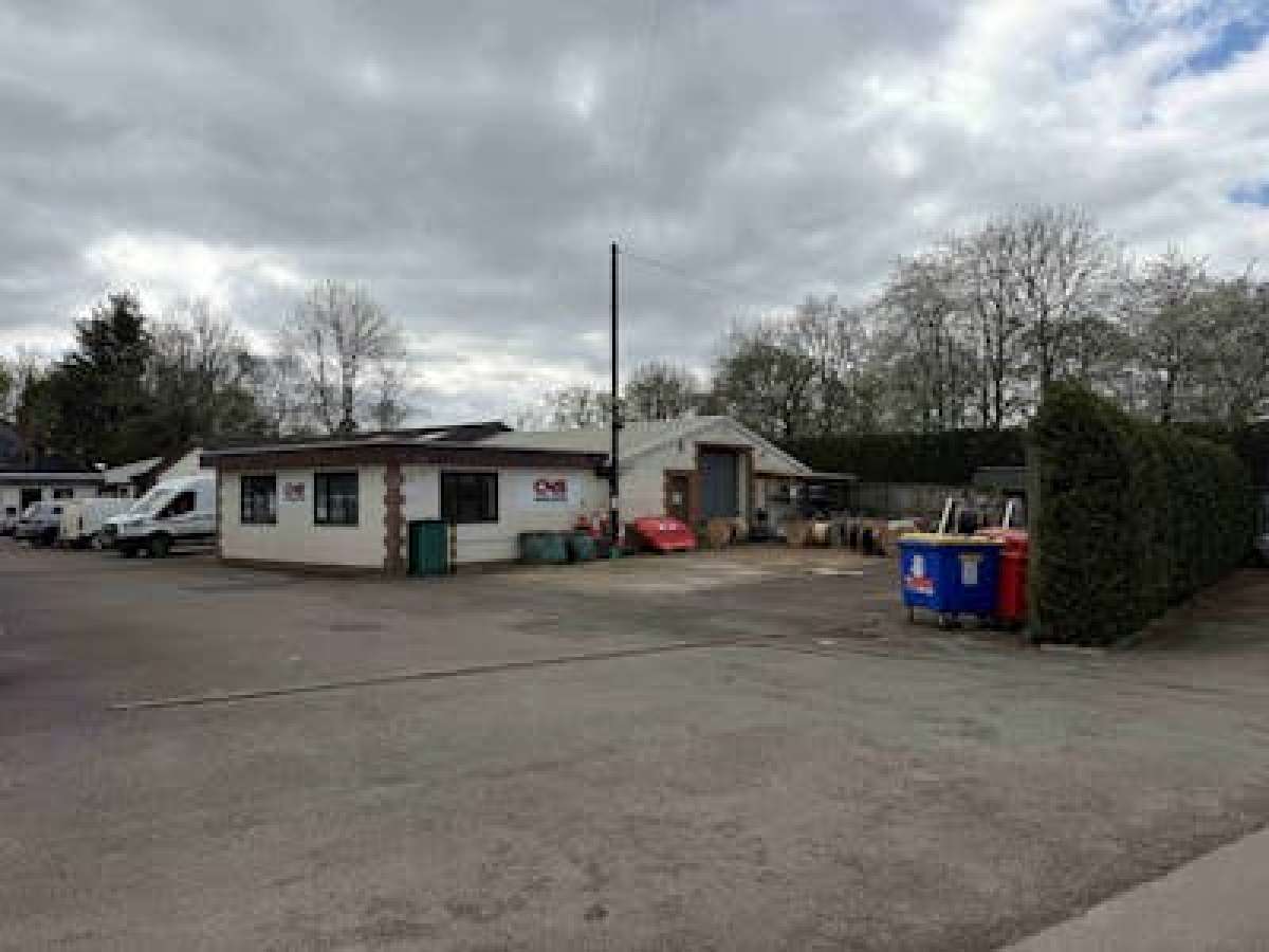 Industrial Unit in Southampton - photo 2