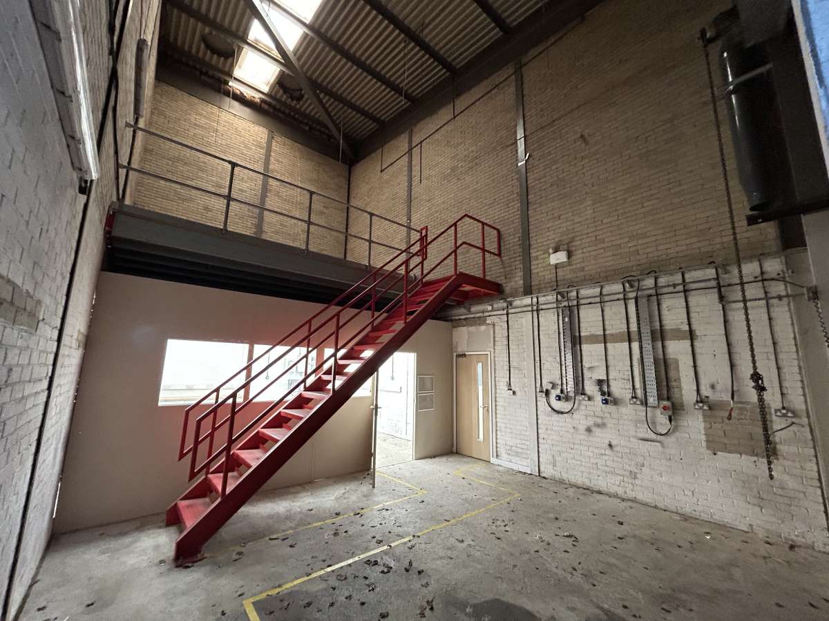 Industrial Unit in Melton Mowbray - photo 3