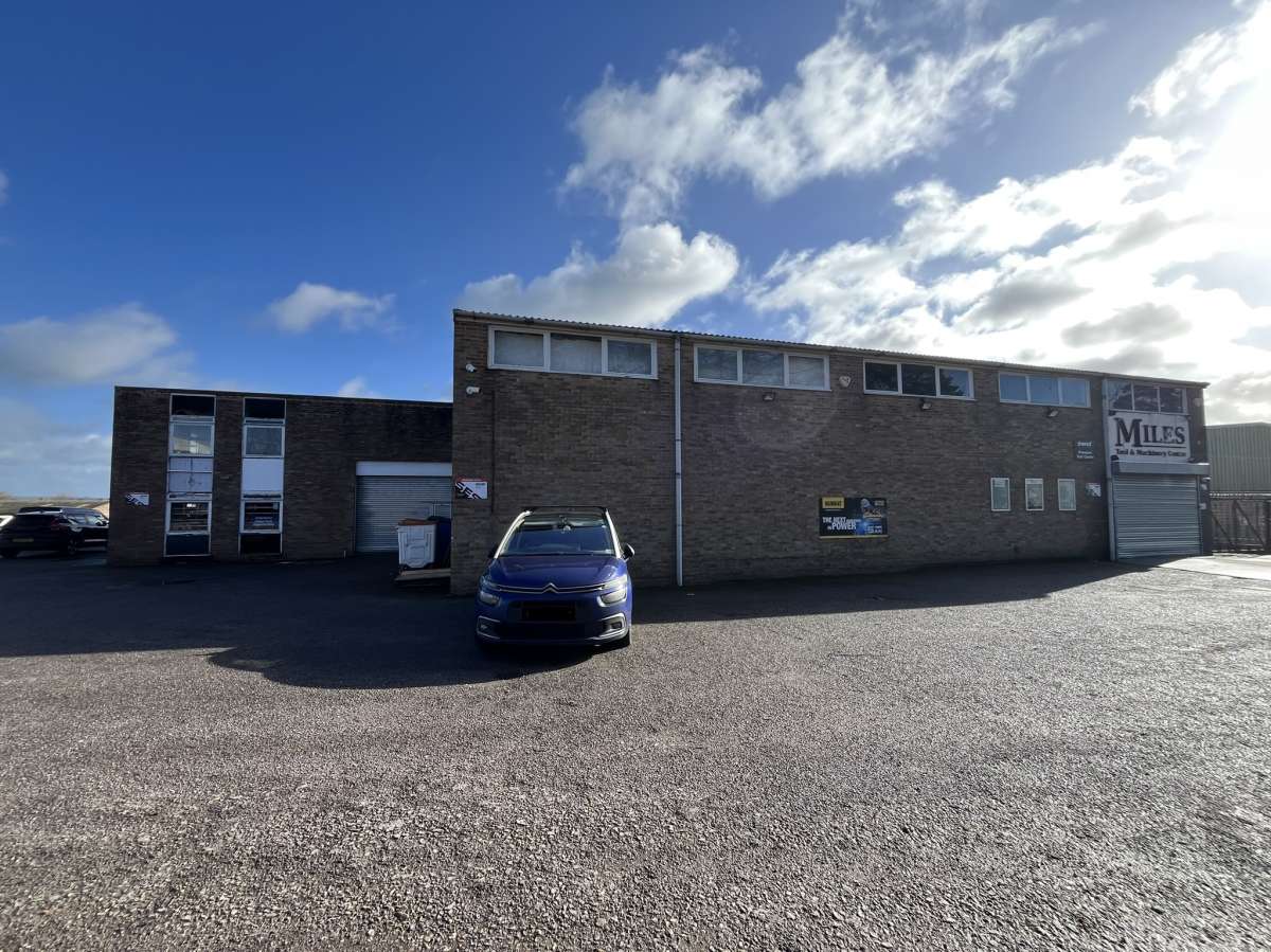 Industrial in Pen Mill Trading Estate