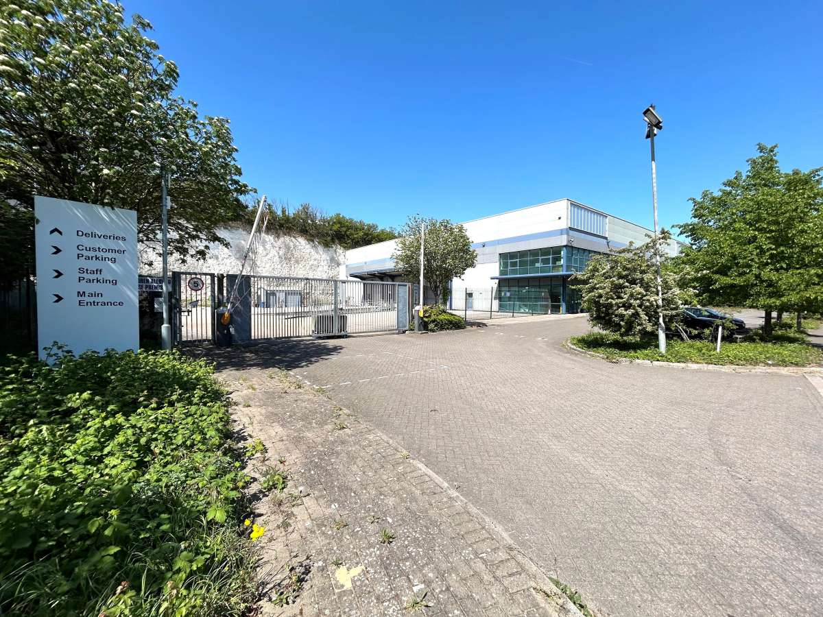 Industrial Unit in Purfleet - photo 3