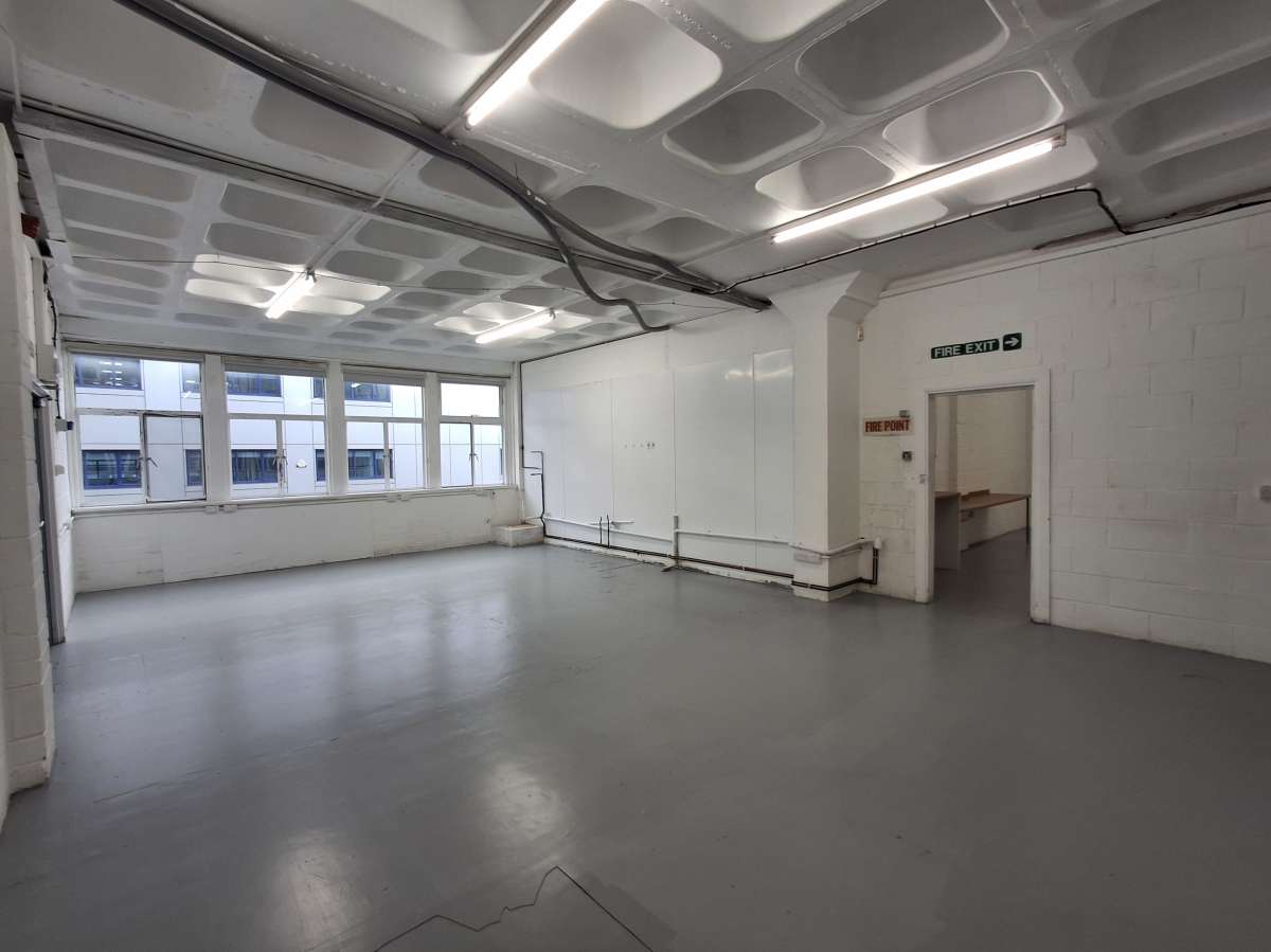 Industrial Unit in Hove - photo 3