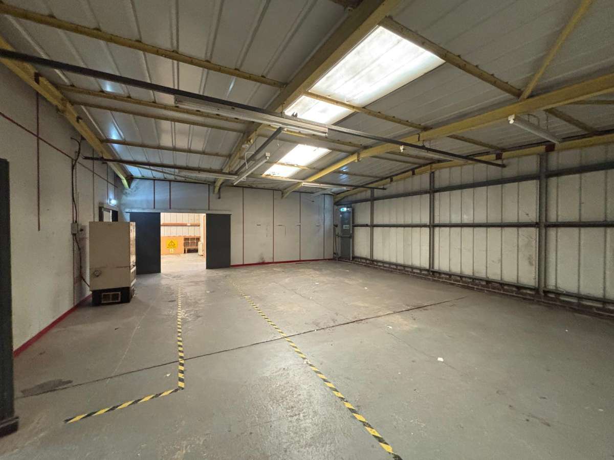 Industrial Unit in Leicester - photo 3