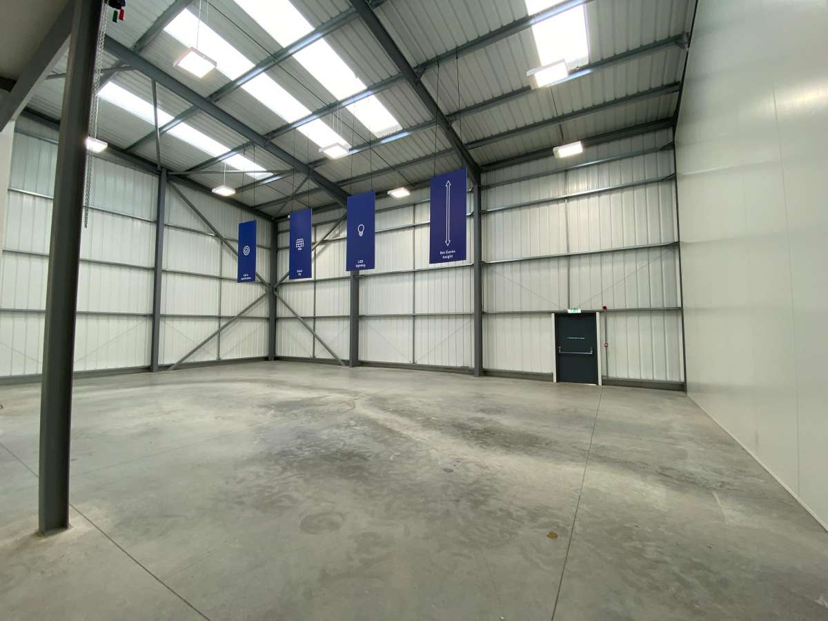 Industrial Unit in Dartford - photo 2