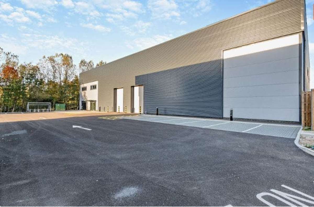 Industrial Unit in Orbital Park - photo 3